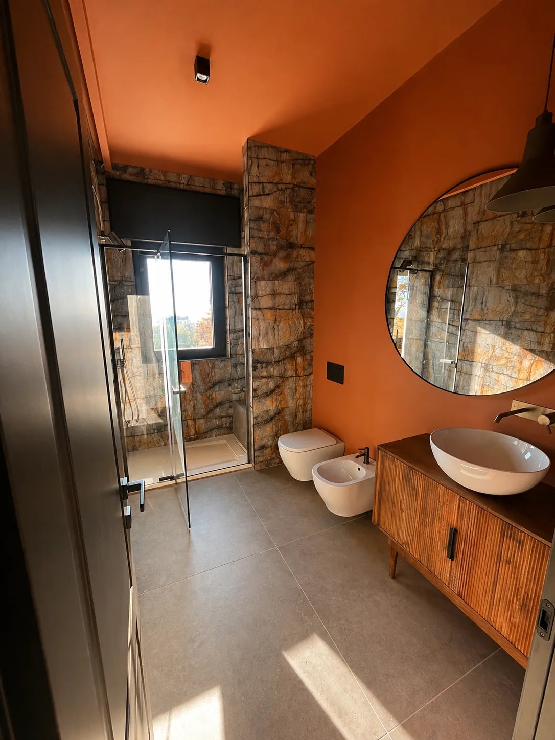 Panoramic Suite Red — image 4