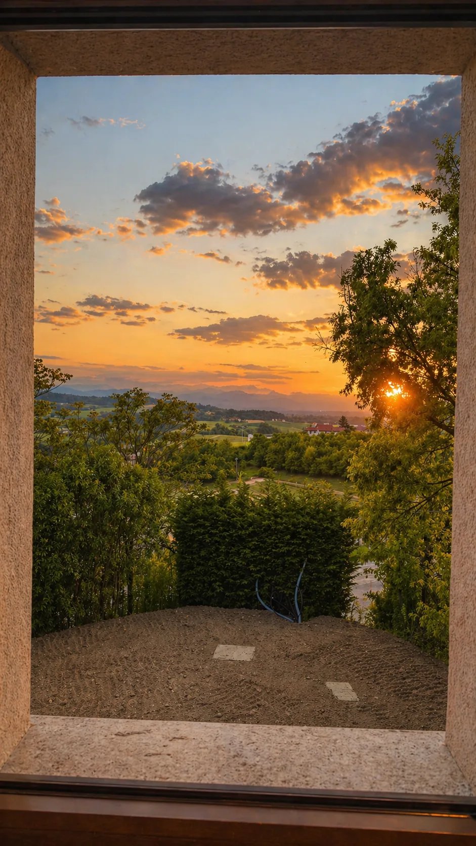 Panoramic Suite Red — image 8