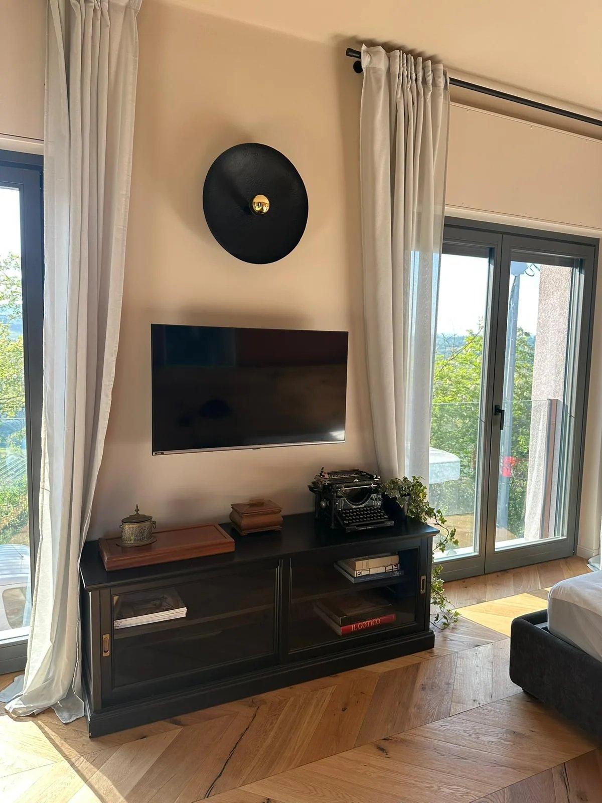 Panoramic Suite Red — image 17